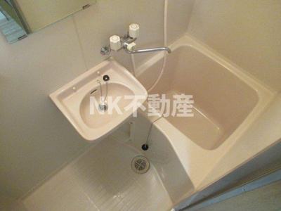 【浴室】 | ロンモンターニュ小阪（河内小阪賃貸） | きれいなお風呂です