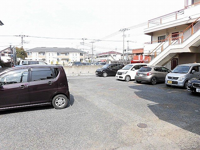 メゾンＫ－１の駐車場