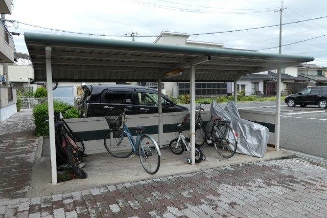 岡山市南区箕島の賃貸マンションのその他共用部分|自転車置き場
