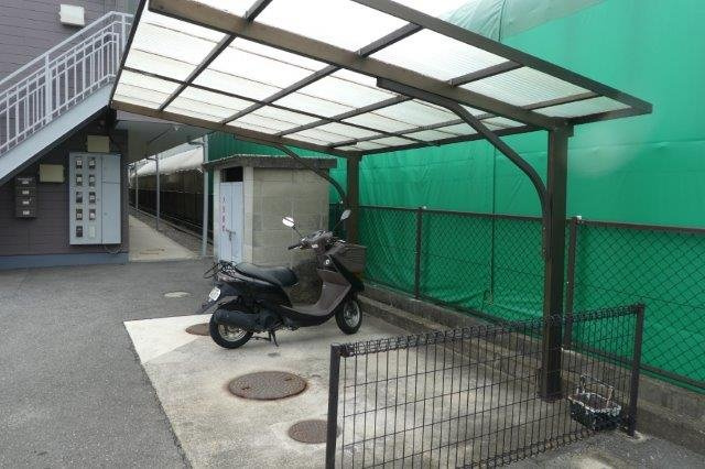 岡山市南区箕島のアパートのその他共用部分|自転車置き場
