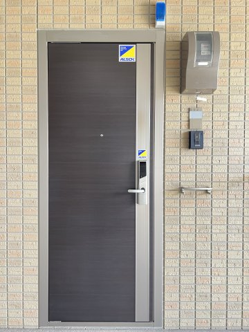 トレモンテの玄関|玄関ドア、傘立て付き