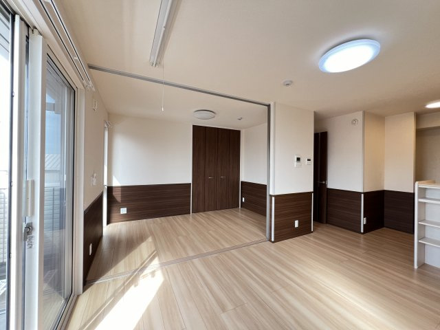 トレモンテの洋室|リビング横洋室5帖