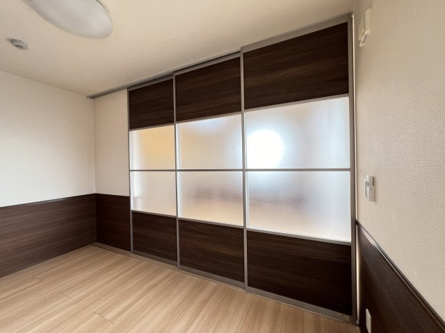 トレモンテの内装|間仕切りドア