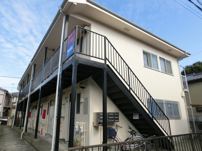 【外観】 | プリメーラ船橋 | プリメーラ船橋　木造２階建て南向き　明るい外壁の物件です