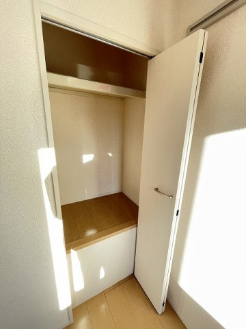 【収納】 | プランタン | 洋室4.5帖のお部屋にある収納スペースです！荷物の多い方も安心！