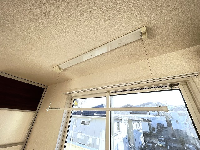 【設備】 | プランタン | リビングダイニングキッチンにある室内物干しです！雨の日やお出掛け時の室内干しにとても便利☆花粉や梅雨の時期に重宝しますね♪