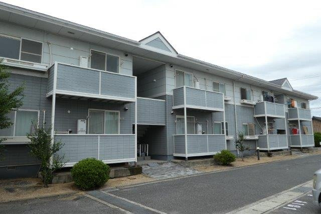 岡山市南区箕島のアパートの外観