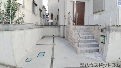 【駐車場】 | さいたま市見沼区春岡３丁目 リフォーム済住宅 | カースペースがあります