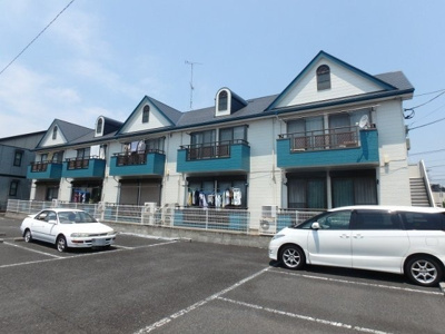 【駐車場】 | エーデルハイムC | いつでも目の届く敷地内に駐車場があります♪お車をお持ちのファミリーさんにオススメです☆