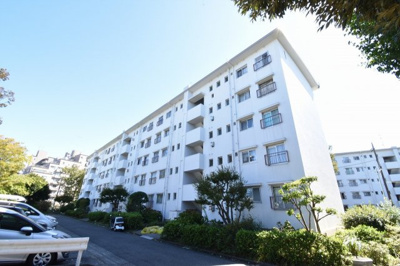 【外観】 | ガーデン山住宅団地1号棟 | 横浜市営地下鉄ブルーライン「三ツ沢下町」駅徒歩8分、東急東横線「反町」駅徒歩14分