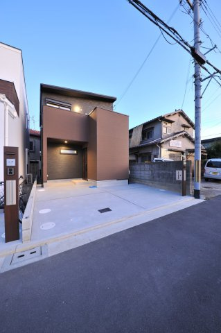 クロワールタウン百舌鳥本町　新築の外観|平日お仕事帰りの時間（夜7時まで）オープンハウス開催しています！