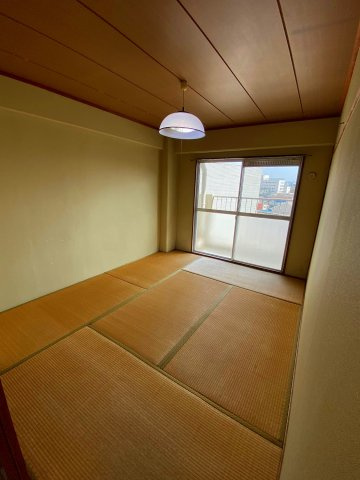 グランドハイツ本町の和室