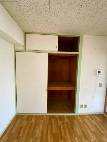 グランドハイツ本町の洋室