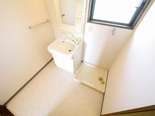 ルミエール二階堂の設備|室内洗濯置き場