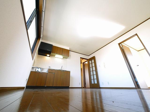 ルミエール二階堂の居間・リビング|ゆったり過ごせる居間です