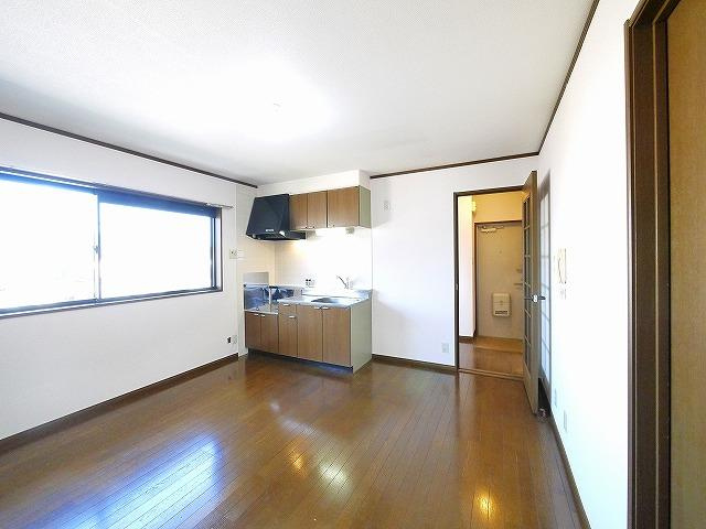 ルミエール二階堂の居間・リビング|使いやすい居間です