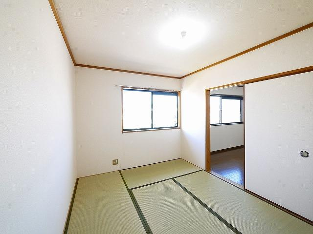 ルミエール二階堂の和室|畳の上でゆっくりとくつろげる和室です