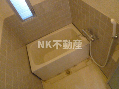 【浴室】 | サーティ西尾（八戸ノ里賃貸） | 落ち着いた空間のお風呂です