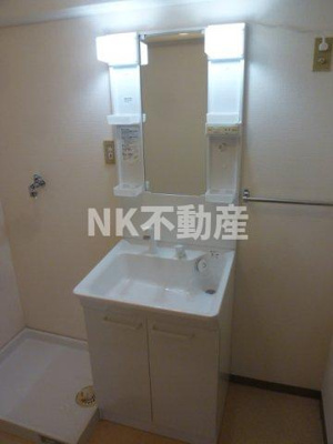 【洗面所】 | サーティ西尾（八戸ノ里賃貸） | 独立洗面台、朝の身支度には欠かせません