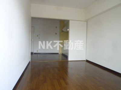 【寝室】 | サーティ西尾（八戸ノ里賃貸） | 落ち着いて過ごせるお部屋なので、寝室にいかがでしょうか