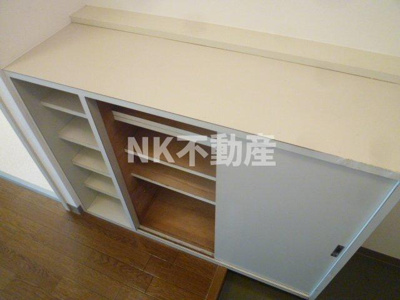 【玄関】 | サーティ西尾（八戸ノ里賃貸） | シューズボックスです