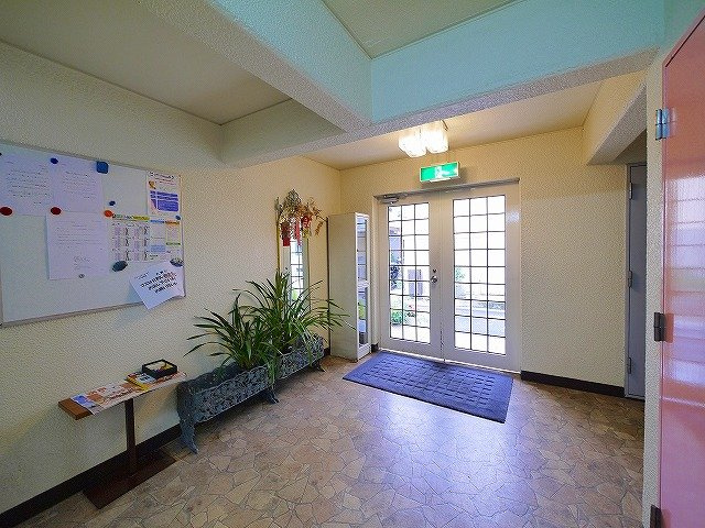 ナラレジデンスモアのエントランス|落ち着いたエントランスです