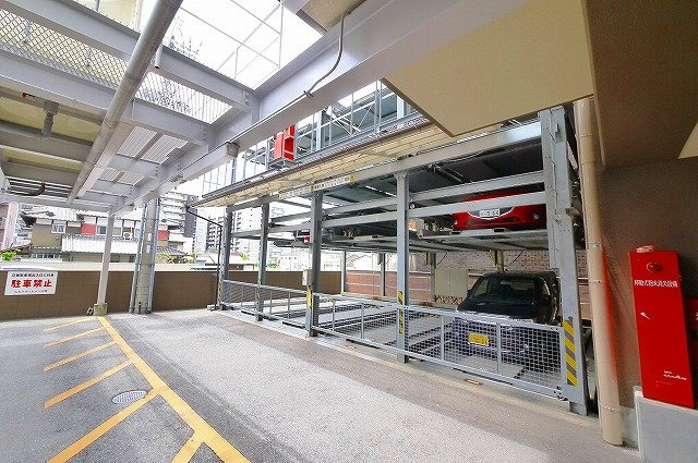 スカイヴィレッジ大宮の駐車場|機械式駐車場なのでセキュリティもバッチリです