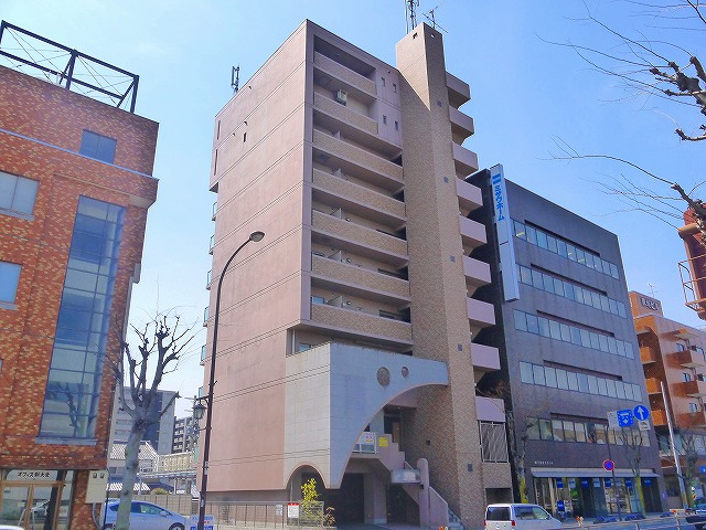 スカイヴィレッジ大宮の外観|しっかりしたマンションタイプです
