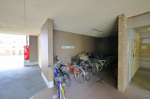 スカイヴィレッジ大宮のその他共用部分|使いやすいリビングです