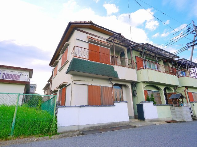 恋の窪2丁目テラスハウスの外観|キレイな外観です。