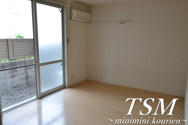 ブルーオニオンの居間・リビング|エアコン完備のリビング