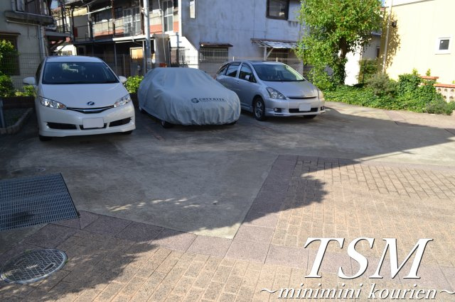 ブルーオニオンの駐車場