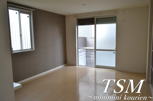 ブルーオニオンの居間・リビング|13.7帖の広々リビング