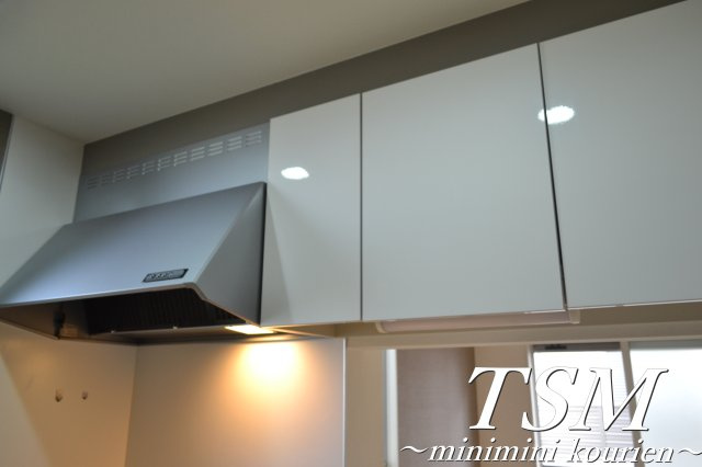 ブルーオニオンのキッチン|キッチン上収納