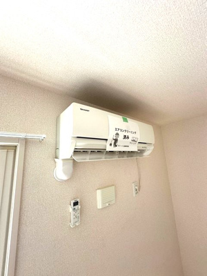 【設備】 | シャンペトル | 暑い夏や寒い冬に大活躍！リビングダイニングキッチンにあるエアコンです☆冷暖房完備で1年中快適に過ごせます♪
