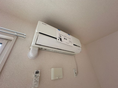 【設備】 | シャンペトル | 暑い夏や寒い冬に大活躍！リビングダイニングキッチンにあるエアコンです☆冷暖房完備で1年中快適に過ごせます♪