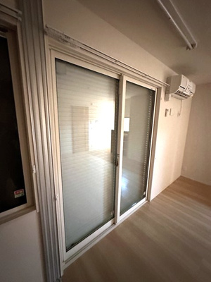 【セキュリティ】 | シャンペトル | 防犯シャッター雨戸付きなので夜やお出かけ時も安心です！雨戸は冬場の寒さ対策にもなります◎