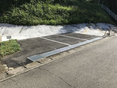 【駐車場】 | シャンペトル | いつでも目の届く敷地内に駐車場があります♪お車をお持ちのファミリーさんにオススメです☆