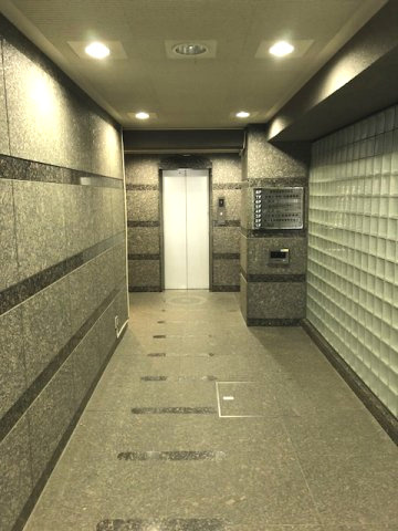 中央区日本橋小伝馬町の事務所のエントランス