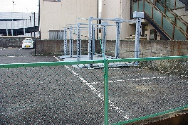 いづもやモータープールの外観