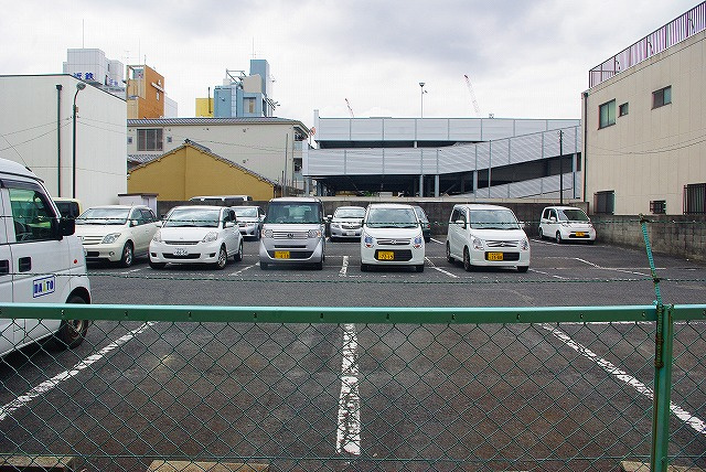 いづもやモータープールの外観