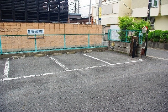いづもやモータープールの外観