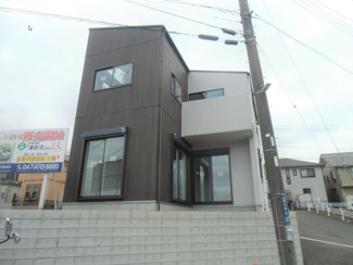 【外観】 | 角住戸ですので解放感があります。