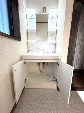 五木田3203邸の独立洗面台