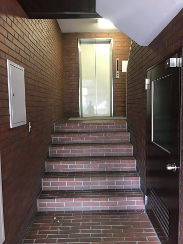 B・Fビル（ＢＦビル）のエントランス