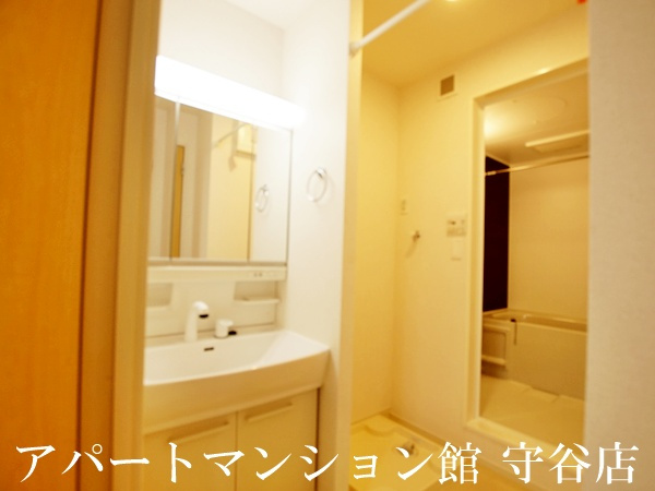 ラ　テール　ミーの独立洗面台