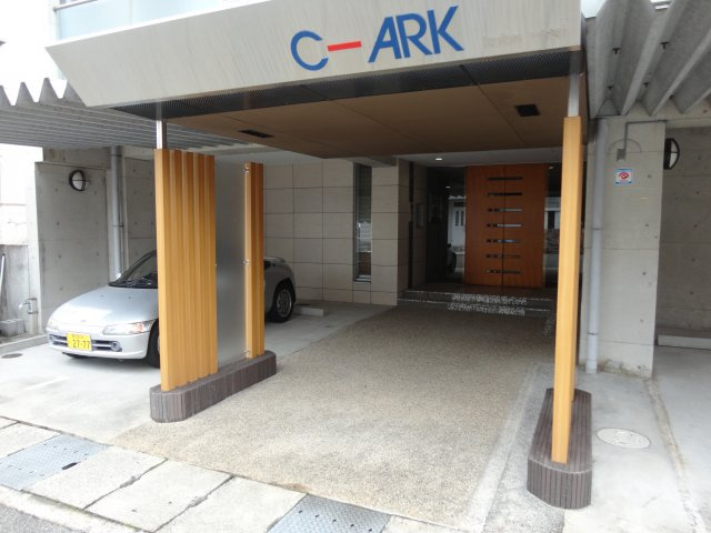 シーアーク神戸西のエントランス