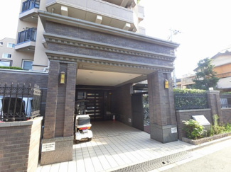 【エントランス】 | JR京浜東北線・東急池上線・多摩川線「蒲田」駅徒歩17分、京浜急行電鉄本線「雑色」駅徒歩11分！