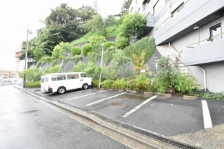 【駐車場】
