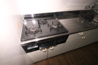 【設備】 | 北野田テラス | 3口コンロ